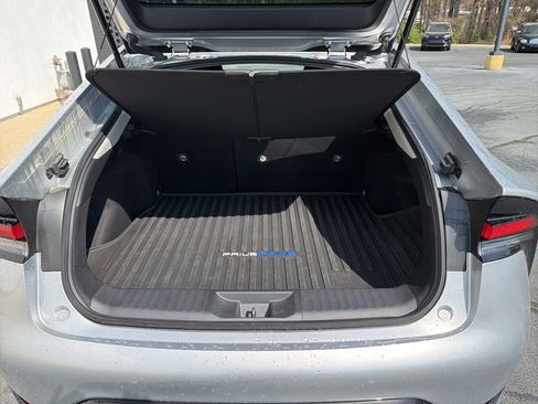 Used 2023 Toyota Prius XLE FWD image 19