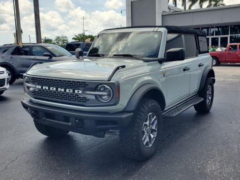 Used 2024 Ford Bronco Badlands AWD/4WD image 3