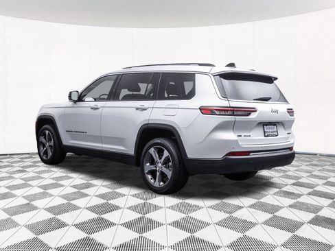 Used 2023 Jeep Grand Cherokee L Limited w/ Trailer Tow Group (B) AWD/4WD image 9