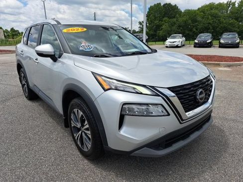 Used 2022 Nissan Rogue SV FWD image 1