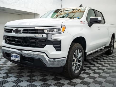 New 2026 Chevrolet Silverado 1500 LT w/ Z71 Off-Road Package AWD/4WD image 3