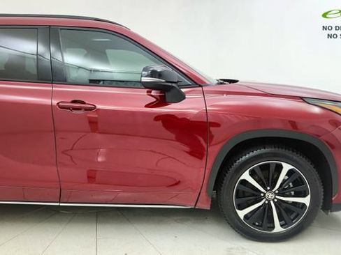 Used 2022 Toyota Highlander XSE AWD/4WD image 8