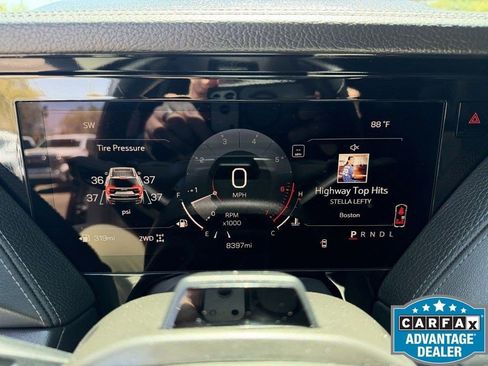 Used 2026 GMC Yukon Denali w/ Advanced Technology Package AWD/4WD image 8