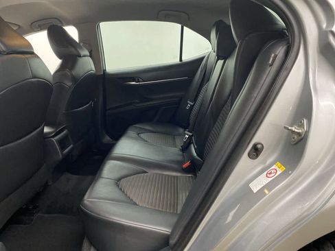 Used 2018 Toyota Camry SE image 16