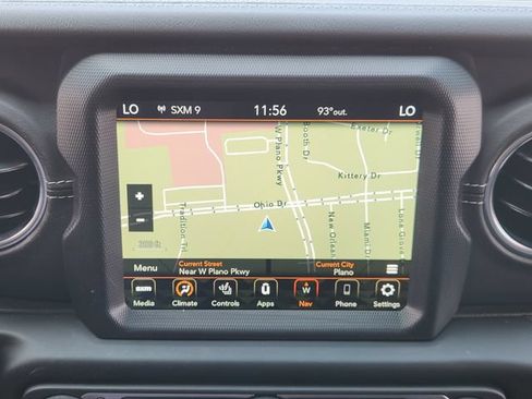 Used 2023 Jeep Wrangler Unlimited Sahara w/ Cold Weather Group AWD/4WD image 17
