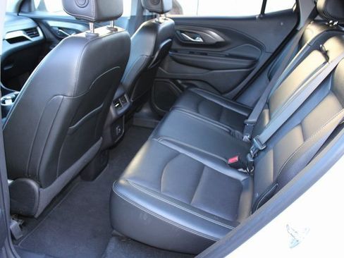 Used 2024 GMC Terrain SLT image 5