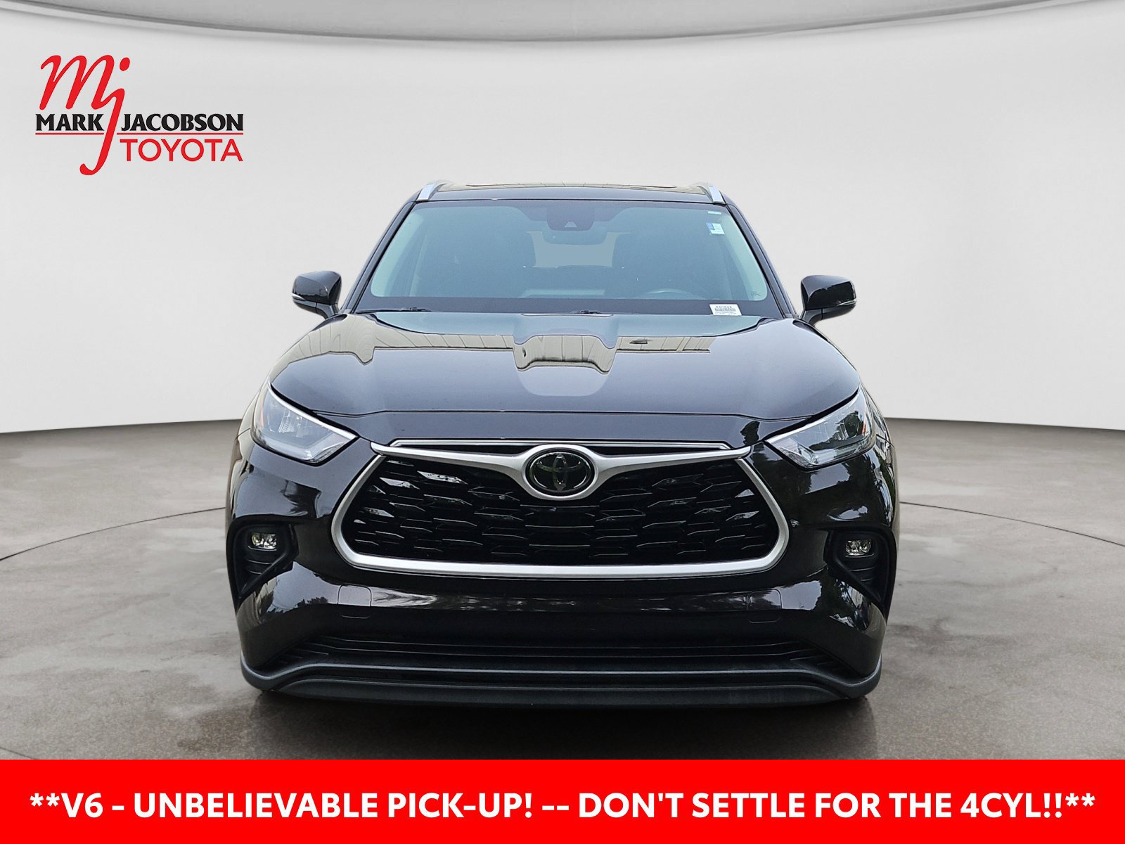 Used 2020 Toyota Highlander XLE FWD image 3