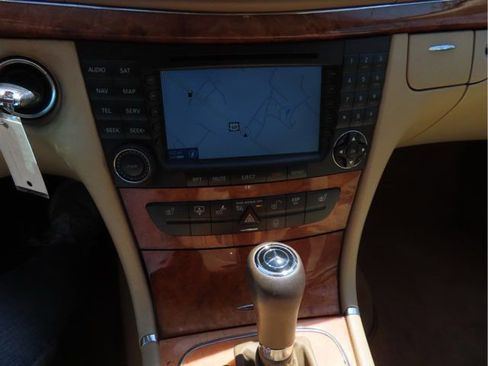 Used 2008 Mercedes-Benz E 350 4MATIC Sedan image 22
