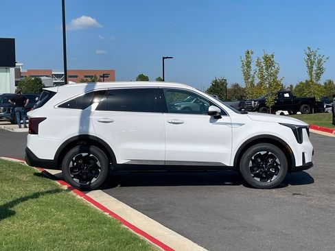 New 2026 Kia Sorento S AWD/4WD image 9