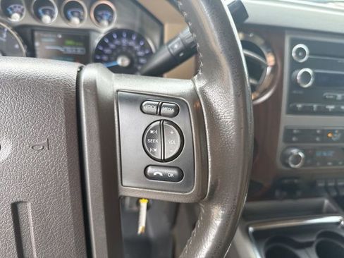 Used 2011 Ford F250 Lariat w/ Lariat Interior Pkg image 22