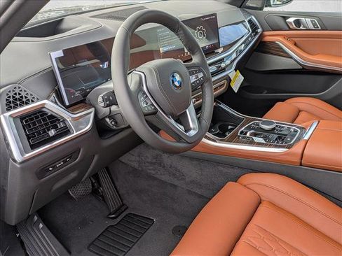 Used 2026 BMW X5 xDrive50e AWD/4WD image 3