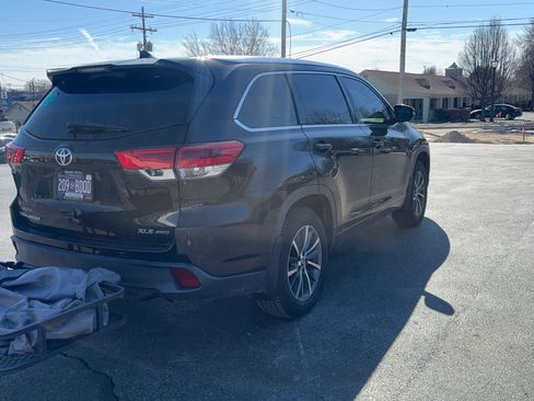 Used 2017 Toyota Highlander XLE image 7