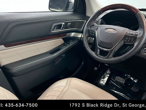 Used 2018 Ford Explorer Platinum AWD/4WD image 11