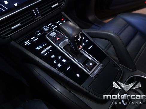 Used 2022 Porsche Cayenne Platinum Edition AWD/4WD image 40