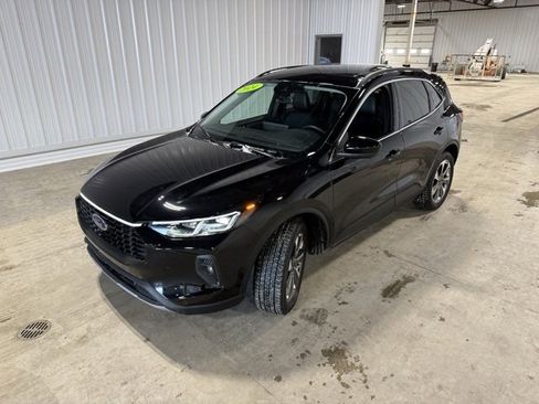 Used 2024 Ford Escape Platinum image 37