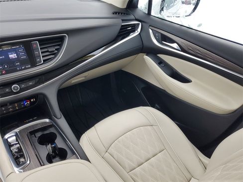 Used 2022 Buick Enclave Avenir w/ Trailering Package, 5000 lbs. image 18