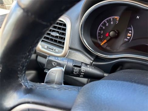 Used 2016 Jeep Grand Cherokee Laredo w/ Quick Order Package 23E image 24