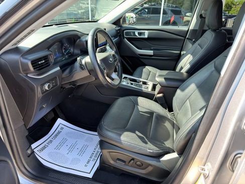 Used 2022 Ford Explorer XLT AWD/4WD image 14
