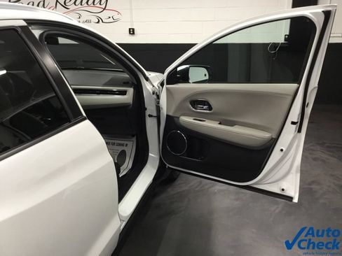 Used 2021 Honda HR-V EX-L image 37