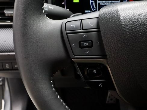 Used 2025 Toyota Camry SE AWD/4WD image 26