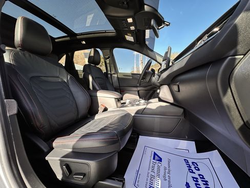 Used 2024 Ford Escape ST-Line Elite w/ Premium Technology Package image 28