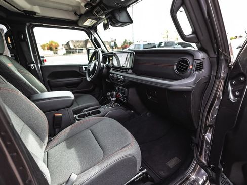 Used 2025 Jeep Wrangler Unlimited Rubicon AWD/4WD image 25