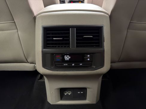 Used 2019 Volkswagen Atlas SEL R-Line AWD/4WD image 30