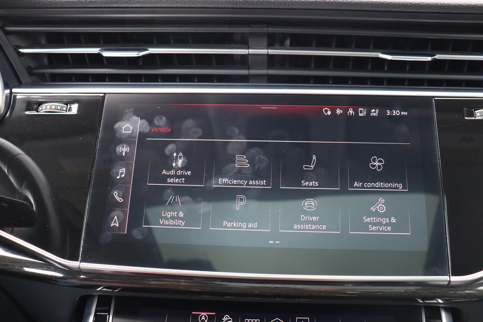 Used 2023 Audi Q8 Premium Plus w/ Premium Plus Package AWD/4WD image 32