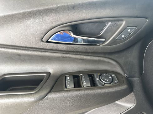 Certified 2024 Chevrolet Equinox LT image 12