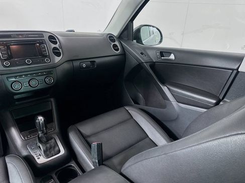 Used 2013 Volkswagen Tiguan SE image 21