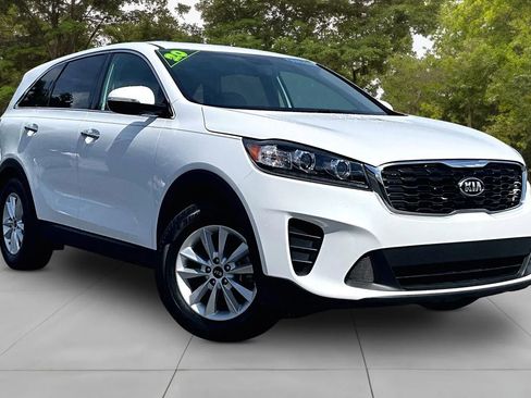 Used 2020 Kia Sorento LX FWD image 11