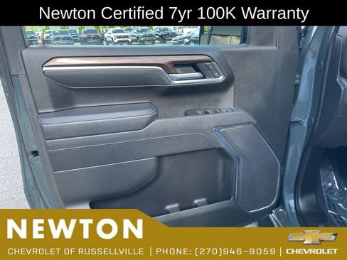 Used 2025 Chevrolet Silverado 1500 LT AWD/4WD image 7