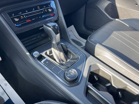 Used 2022 Volkswagen Tiguan SE R-Line image 19