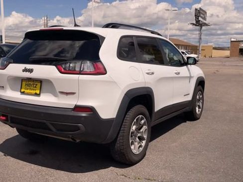 Used 2022 Jeep Cherokee Trailhawk w/ Premium Leather Package AWD/4WD image 9