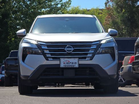 Used 2025 Nissan Rogue SV AWD/4WD image 9