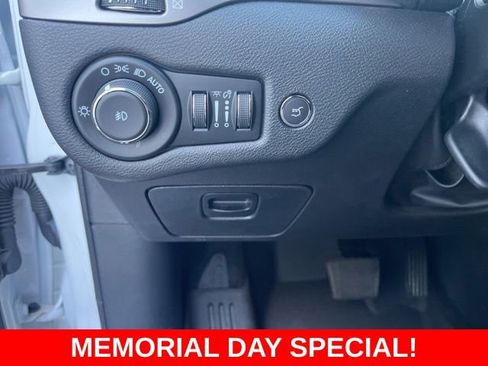 Used 2021 Jeep Cherokee Limited w/ Trailer Tow Group AWD/4WD image 33