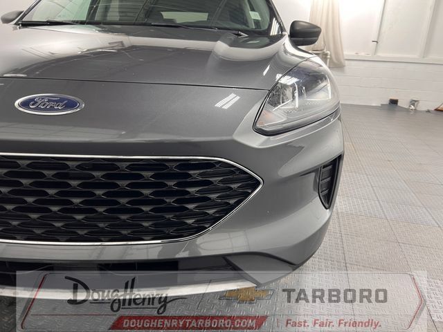 Used 2022 Ford Escape SE w/ Convenience Package FWD image 11