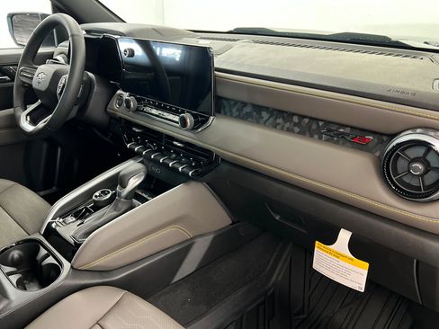New 2026 Chevrolet Colorado ZR2 w/ Technology Package AWD/4WD image 24