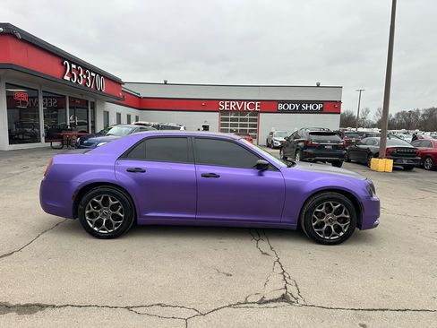 Used 2016 Chrysler 300 S image 2