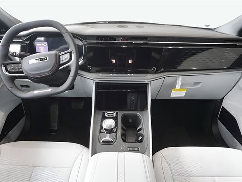 Used 2025 Jeep Wagoneer S Limited image 11