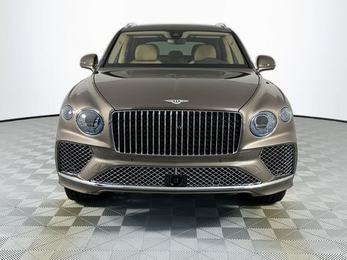 New 2025 Bentley Bentayga image 2