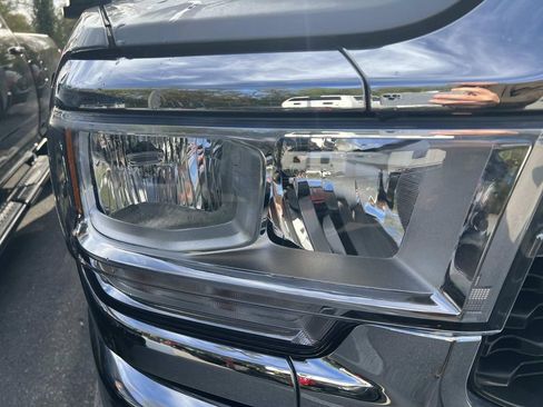 Used 2024 RAM 2500 Big Horn w/ Bed Utility Group image 27