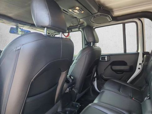 Used 2023 Jeep Gladiator Sport AWD/4WD image 17