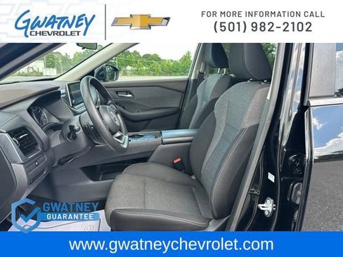 Used 2022 Nissan Rogue SV FWD image 19