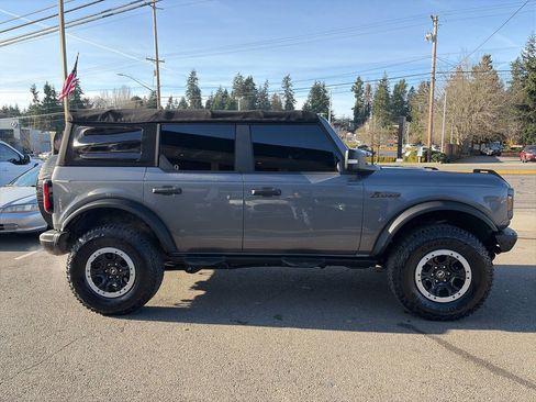 Used 2021 Ford Bronco Badlands image 10