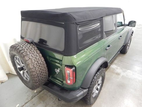 Used 2023 Ford Bronco Badlands image 3