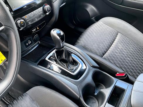 Used 2020 Nissan Rogue S AWD/4WD image 17