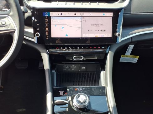 New 2026 Jeep Grand Cherokee Altitude AWD/4WD image 10
