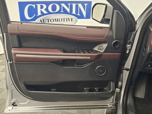 Used 2022 Ford Expedition Max Limited AWD/4WD image 3