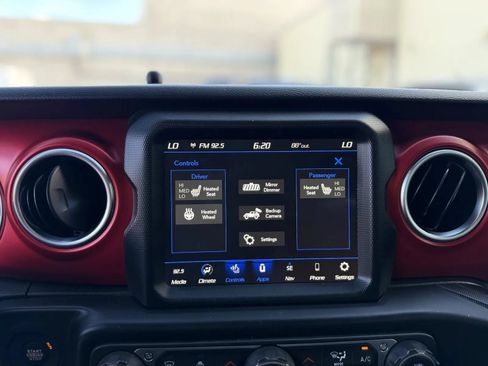 Used 2023 Jeep Wrangler Unlimited Rubicon w/ LED Lighting Group AWD/4WD image 33